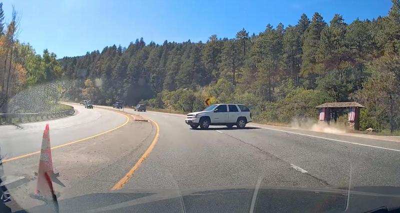  - VIDEO - Le SUV fait demi-tour au milieu de l’autoroute, grosse frayeur pour tout le monde !