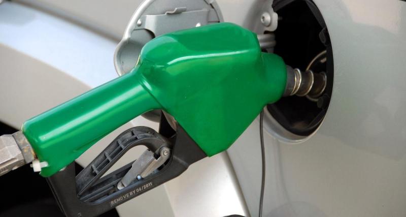  - Malgré les prix élevés, les Français s'accrochent aux carburants