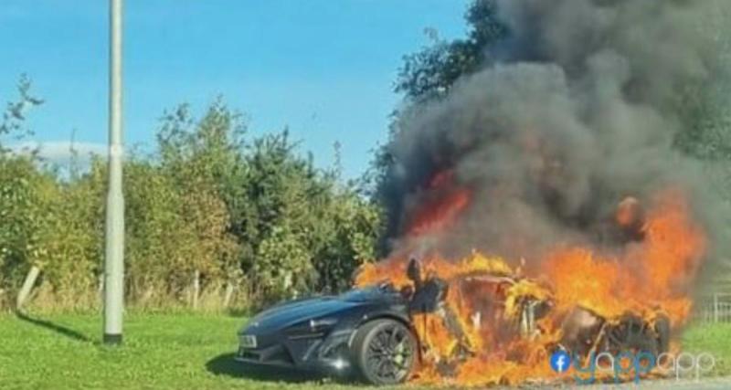  - La supercar qu'il essaie prend feu juste avant son retour chez le concessionnaire