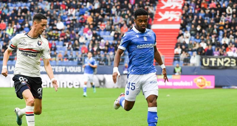  - Sur un but gag, Auxerre mène à Caen à la pause
