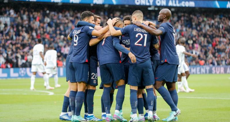  - Porté par Mbappé, le PSG mène face à Strasbourg