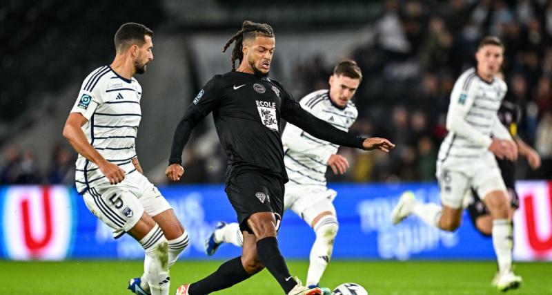  - Pas d'effet Riera à Bordeaux, Angers colle Laval, Grenoble évite la défaite, Carroll marque... Les scores en Ligue 2 !