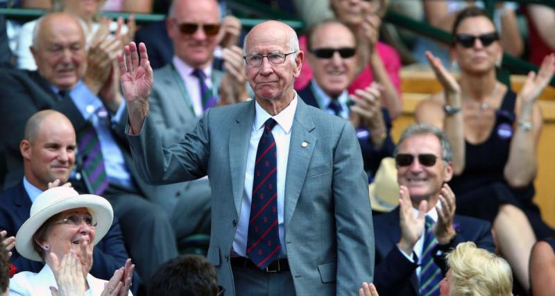  - Chants offensants contre Bobby Charlton, Manchester City en colère