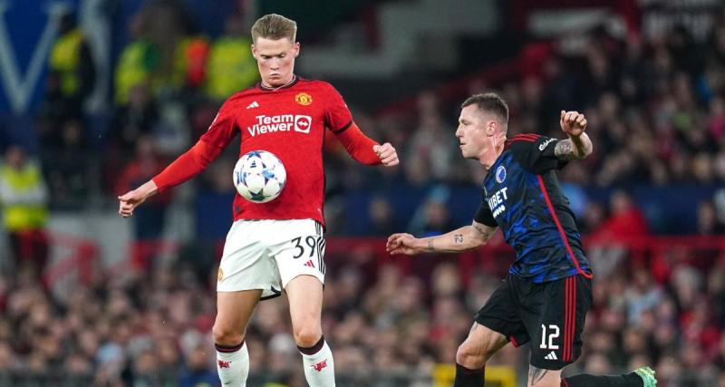  - Manchester United – Copenhague : l’arbitre de la rencontre siffle la pause à la 44e et fait une… Janny Sikazwe ! 