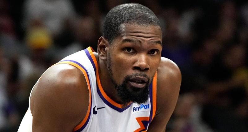  - Kevin Durant pense que les Warriors doivent retirer son maillot