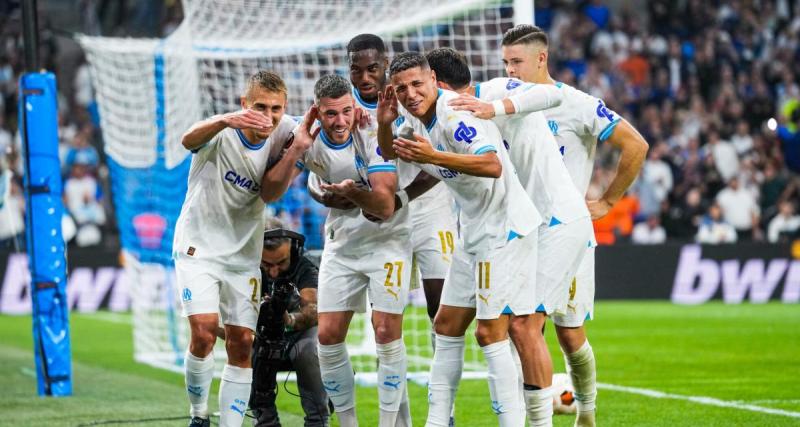  - À dix contre onze, l’OM s’impose contre l’AEK Athènes 