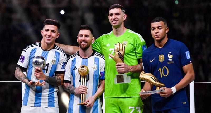  - PSG : "Mbappé va gagner beaucoup de Ballon d'Or" lance Emiliano Martinez