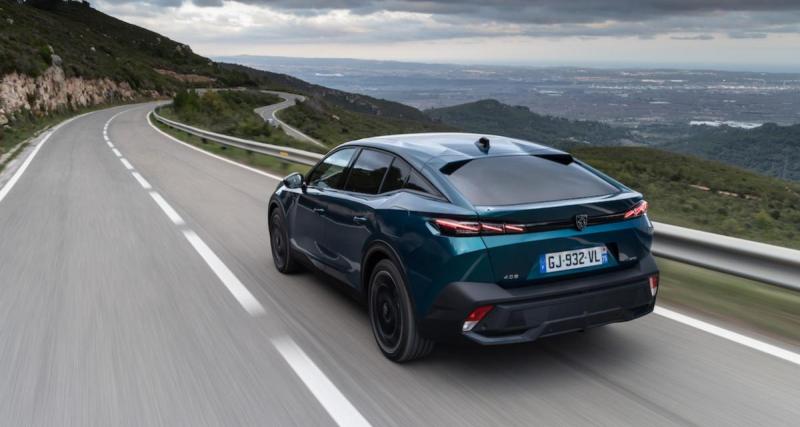  - Peugeot 408 : gamme remaniée pour le crossover sochalien