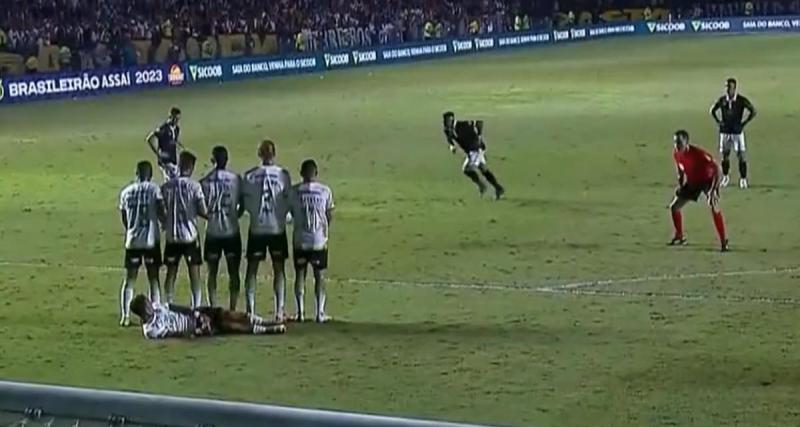  - OM : et pendant ce temps, Payet marque un coup franc merveilleux !