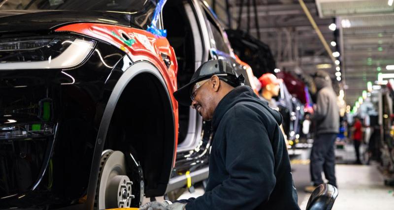  - Des salariés défient Tesla et Elon Musk