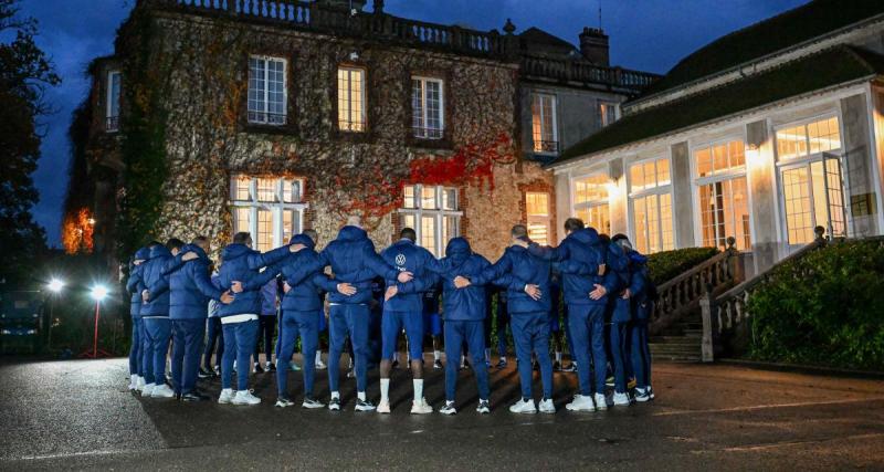  - Equipe de France : les Bleus ont rendu hommage aux victimes des attentats de 2015