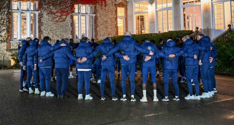  - Équipe de France : les Bleus ont rendu hommage aux victimes des attentats du 13 novembre