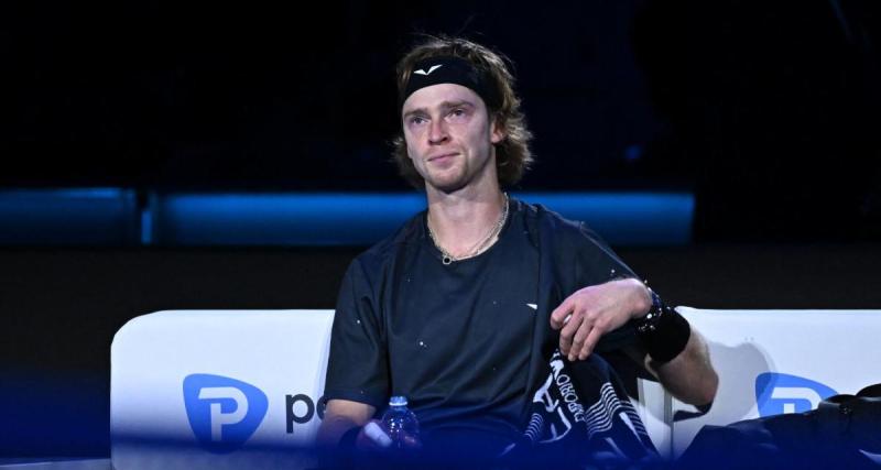  - Masters : quand Andrey Rublev vrille et fracasse sa raquette sur ... son genou