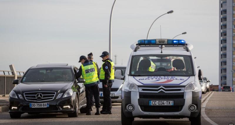 - À seulement 17 ans, il se fait prendre au volant de la voiture de sa mère, il tente de s’en sortir en donnant l’identité de son frère