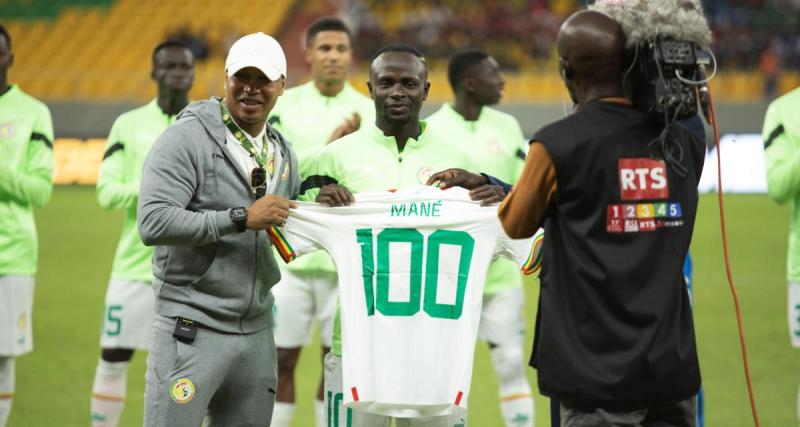  - L'hommage festif de Cristiano Ronaldo et d’Al-Nassr pour Sadio Mané ! 