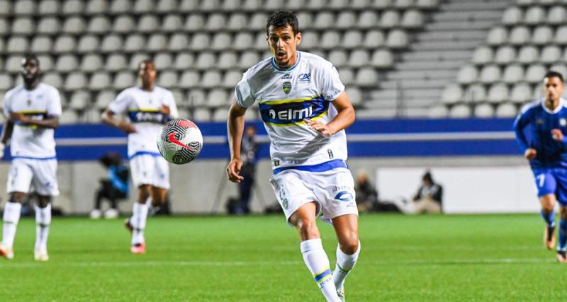  - Sochaux : Kévin Hoggas a reçu son trophée du meilleur joueur du mois d’octobre