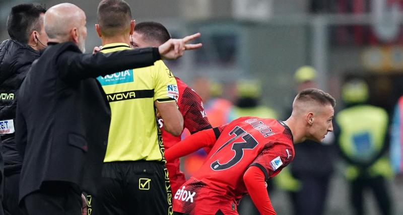  - AC Milan : l'immense émotion des parents de Camarda au moment de l'entrée historique de leur fils
