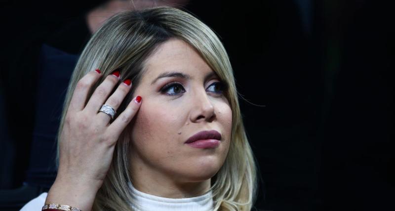  - Wanda Nara se fait enfourcher en plein show ! 