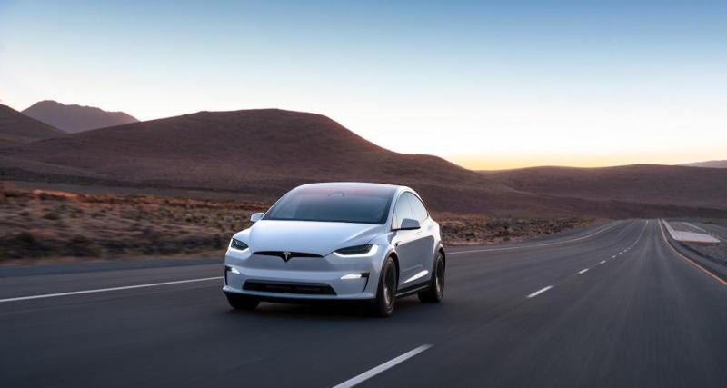  - Des postiers bloquent Tesla dans un pays européen