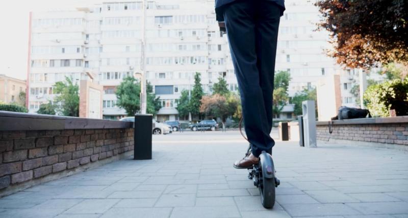  - En trottinette sur le périphérique de nuit, les automobilistes en panique