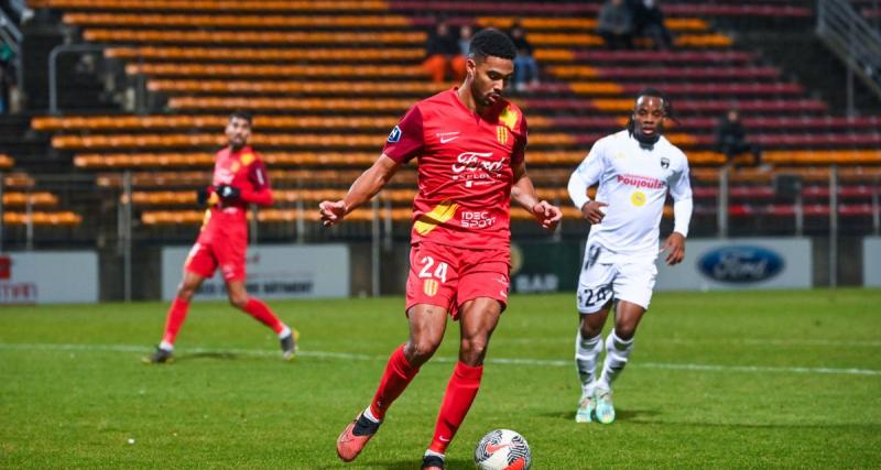  - Martigues arrache la victoire contre Niort et monte sur le podium