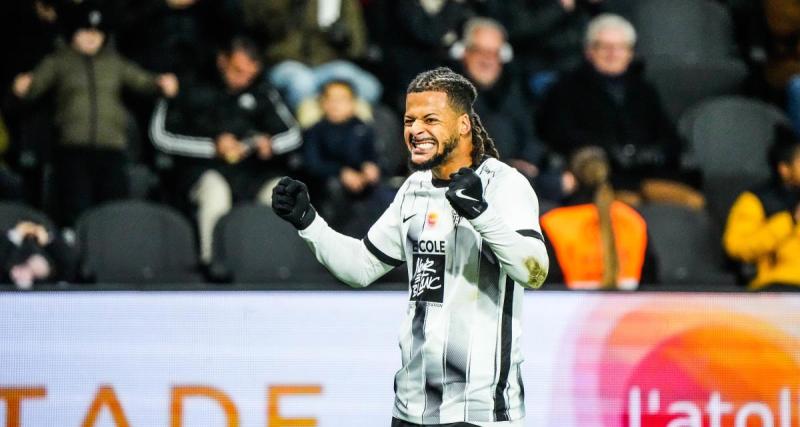 - Ligue 2 (J17) : Angers prend la tête, Auxerre et Pau engrangent, Bordeaux s'enfonce... les résultats du multiplex 