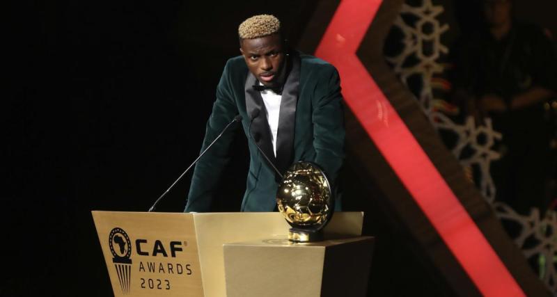  - CAF Awards 2023 : Victor Osimhen reçoit le Ballon d’Or africain, le palmarès complet