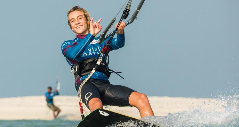  - Des figures impressionnantes en kite surf sur la plage de Fuwairit au Qatar