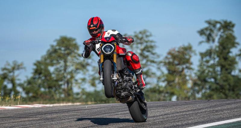  - Un cadeau de noël pour le Ducati Monster ?