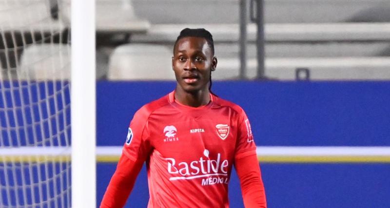  - Nîmes : le but exceptionnel d'Orphé Mbina face à GOAL