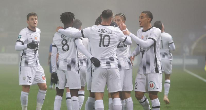  - L2 (J18) : Angers leader, Laval accroché, les gros coups de Grenoble et Concarneau… 