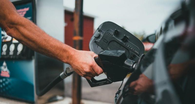 - La baisse des prix des carburants ralentit, les automobilistes pas au bout de leurs peines