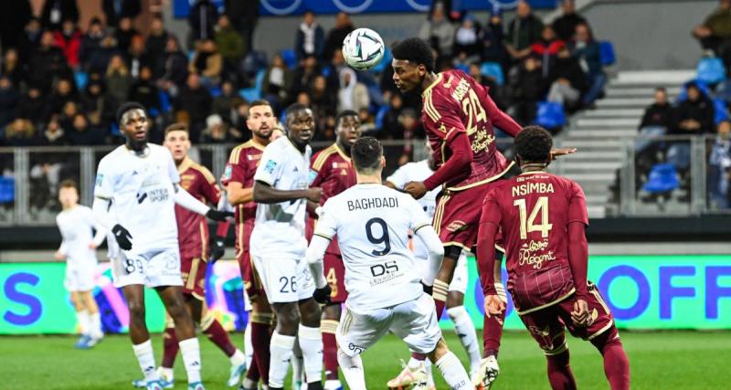  - Ligue 2 (J19) : Saint-Étienne fait le spectacle, Angers devant, Valenciennes coule... les scores à la pause