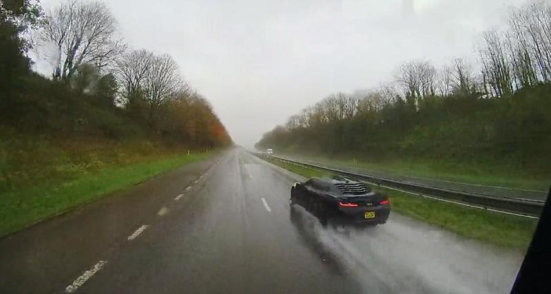  - VIDEO - Le chauffard déboule à toute allure sur une autoroute détrempée, l’aquaplaning n’en est que plus impressionnant