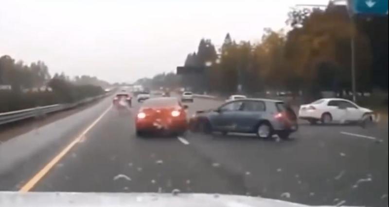  - VIDEO - Sorti de nulle part, ce chauffard cause un carambolage impressionnant