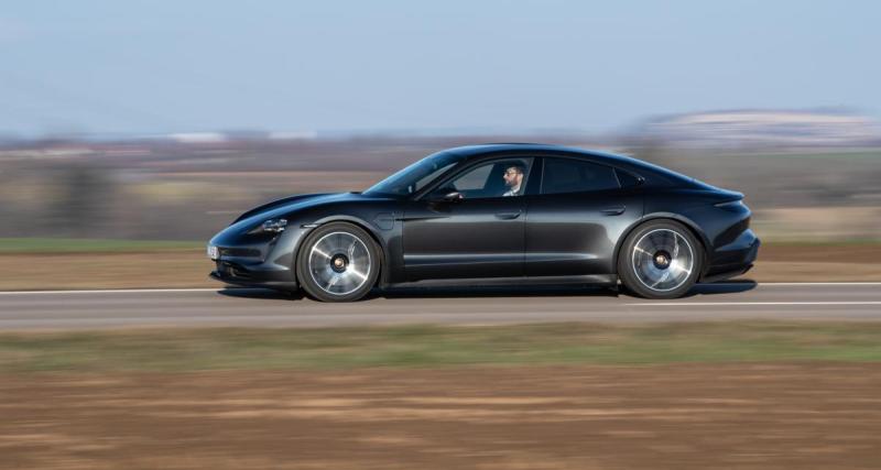  - À 200 km/h au lieu de 90, sous cocaïne, il tente de fuir les gendarmes et finit par envoyer sa Porsche contre un arbre
