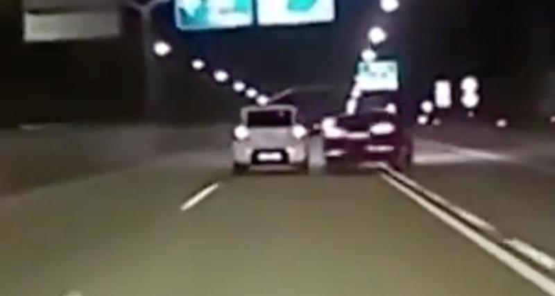  - VIDEO - Quand deux mauvais conducteurs se croisent, ça finit forcément mal