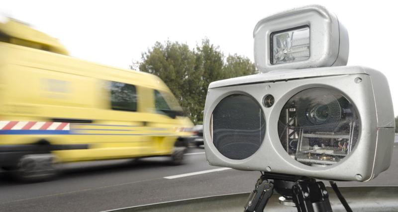  - Flashé une première fois à 126 km/h, il fait demi-tour pour éviter les gendarmes et se fait flasher une deuxième fois à 188 km/h