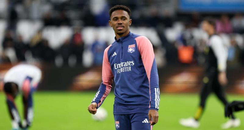  - OL : le club officialise le départ d’un attaquant !