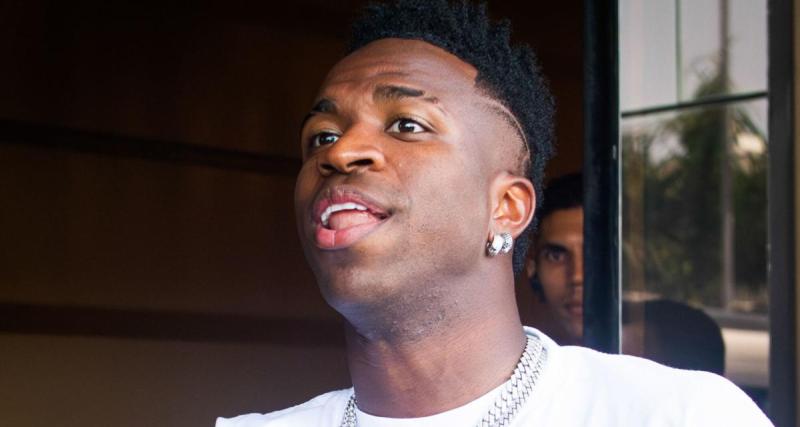  - Real Madrid : Vinicius prend une balle perdue avant le FC Barcelone