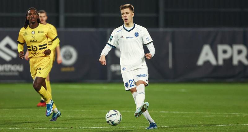  - Troyes : la suspension lunaire de Luka Ilic 