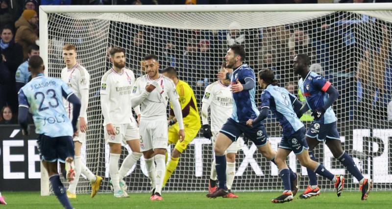  - Première mi-temps catastrophique pour l'OL, mené et réduit à dix !