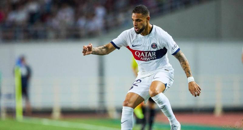  - PSG : les looks surprenants de Kurzawa et Ekitike à la Fashion Week