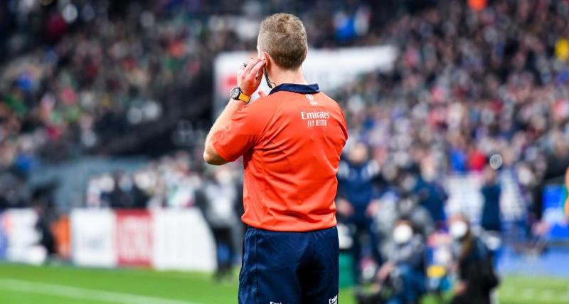  - Encore un arbitre international qui prend sa retraite !