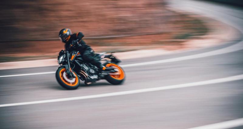  - Contrôle technique des motos : grand succès pour une manifestation de motards déguisés en vaches à lait