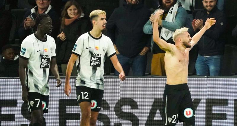  - Ligue 2 : Angers prend la tête, Saint-Etienne et Bordeaux se relancent… tous les résultats