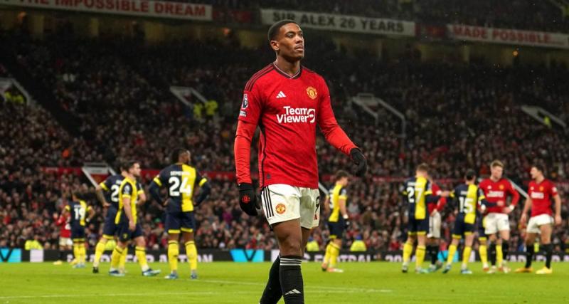  - Manchester United : coup dur pour un international français, absent dix semaines 