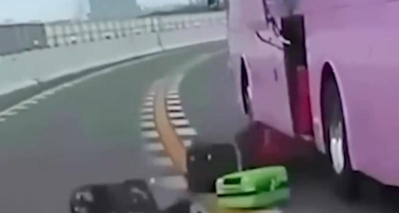  - VIDEO - Une sacrée surprise attend les passagers de ce bus !