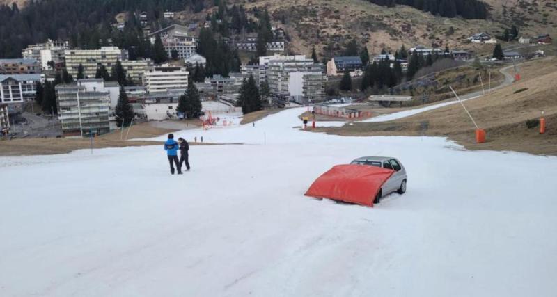  - Le champion de la semaine : trop pressé de skier, il reste coincé sur les pistes avec sa voiture