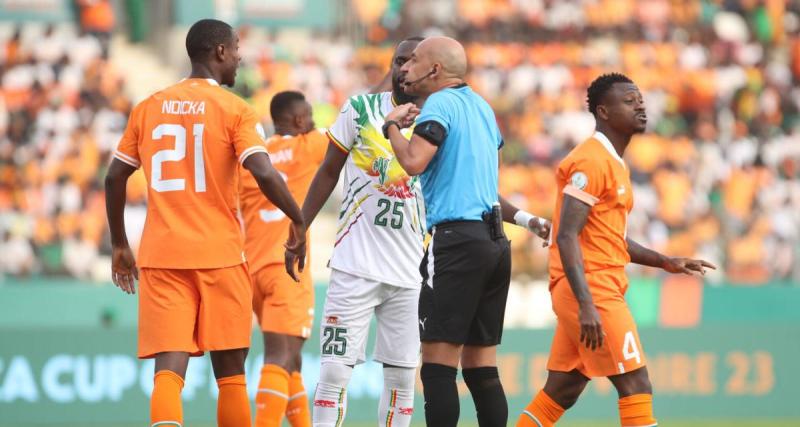  - CAN 2023 : l'immense colère des Maliens, l'arbitre doit sortir sous escorte !
